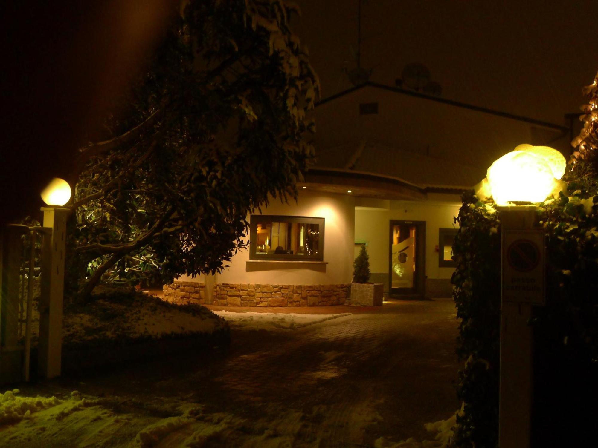 Hotel Motel K Casei Gerola Exteriér fotografie