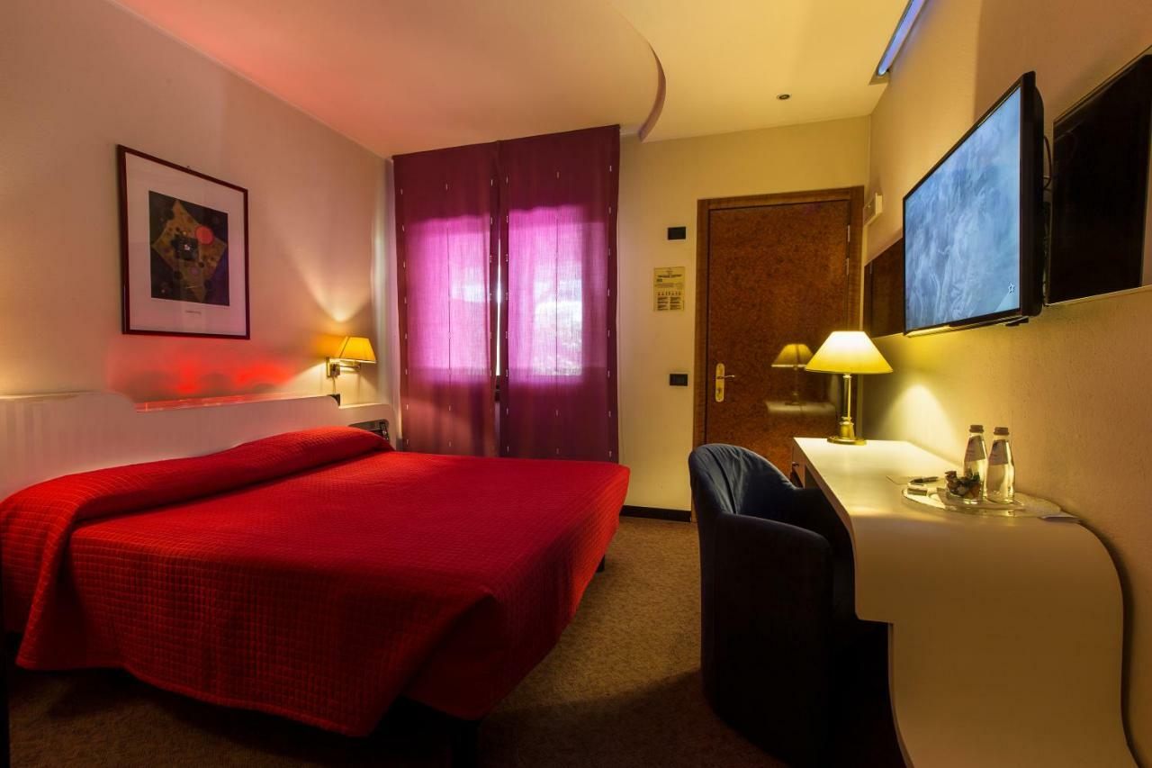 Hotel Motel K Casei Gerola Exteriér fotografie